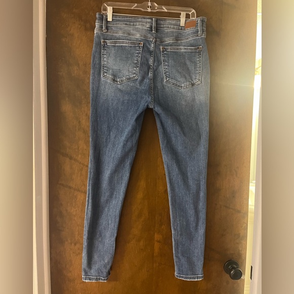 Judy Blue Jeans Woman 15/32 Denim Distressed Ankle Pant, Stretchy Comfy, NWOT - Picture 5 of 12